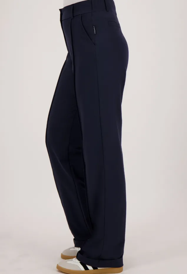 Pant Maye Pintuck Travel