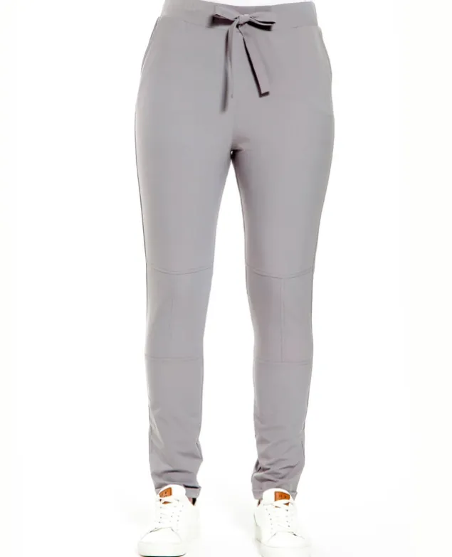 Pant Paris Travel